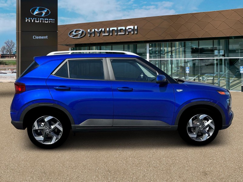 Hyundai Venue Vehicle Full-screen Gallery Image 9