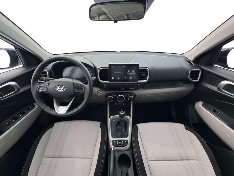 Hyundai Venue Vehicle Full-screen Gallery Image 13