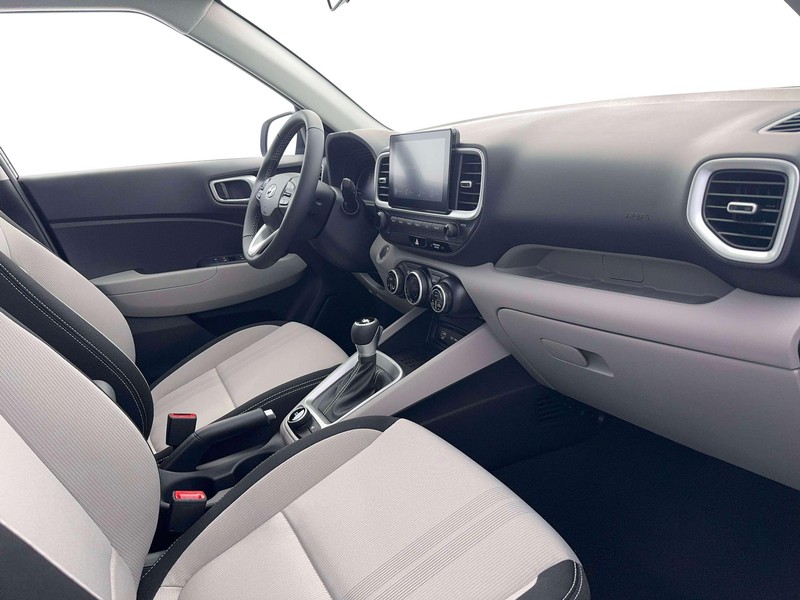 Hyundai Venue Vehicle Full-screen Gallery Image 15