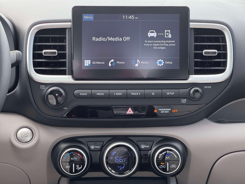 Hyundai Venue Vehicle Full-screen Gallery Image 19