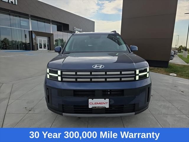 Hyundai Santa Fe Vehicle Full-screen Gallery Image 2