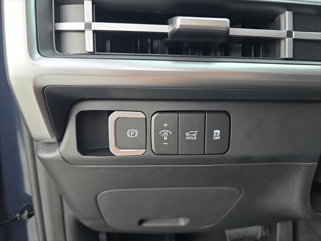 Hyundai Santa Fe Vehicle Full-screen Gallery Image 11