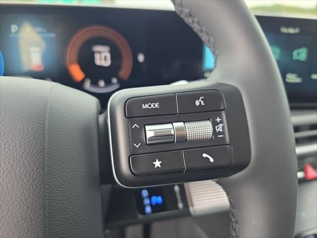 Hyundai Santa Fe Vehicle Full-screen Gallery Image 14