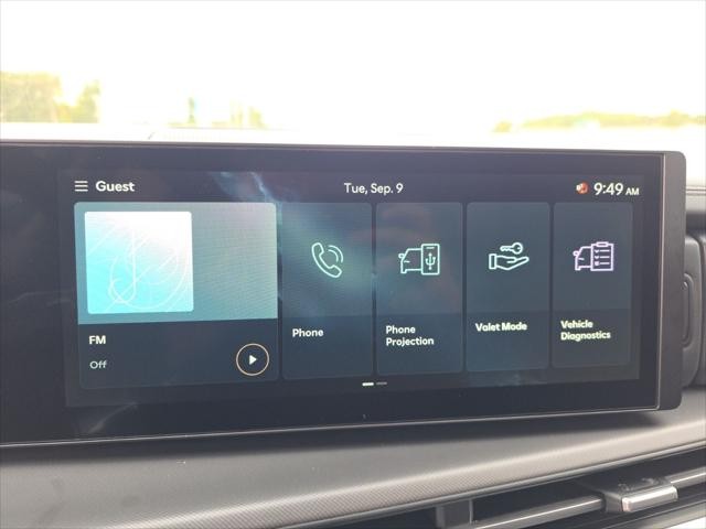 Hyundai Santa Fe Vehicle Full-screen Gallery Image 17