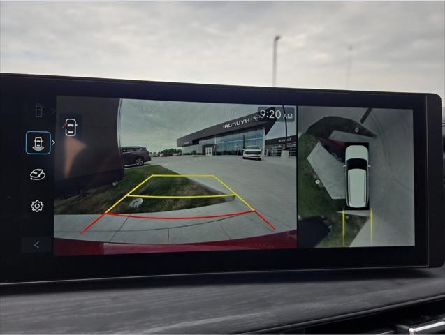 Hyundai Santa Fe Vehicle Full-screen Gallery Image 19