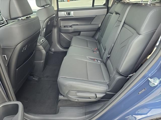 Hyundai Santa Fe Vehicle Full-screen Gallery Image 27