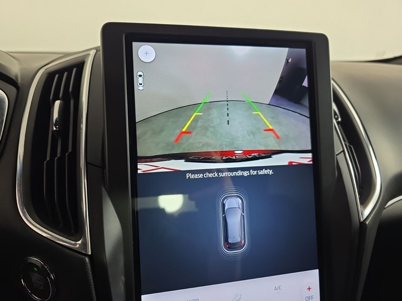 Ford Edge Vehicle Full-screen Gallery Image 22