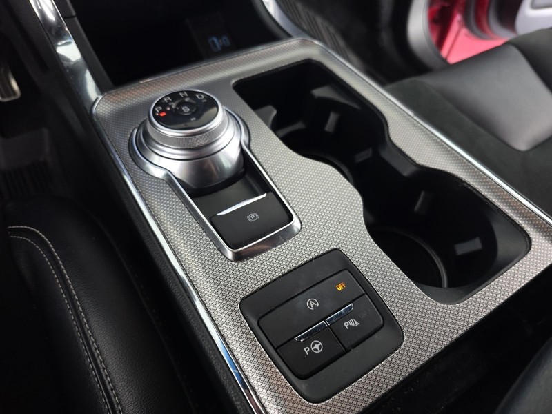 Ford Edge Vehicle Full-screen Gallery Image 23