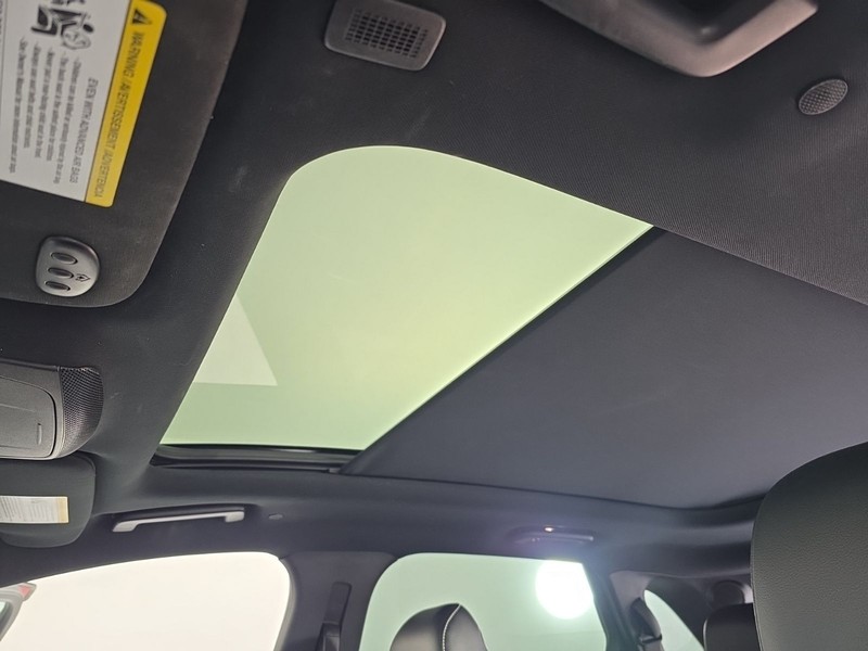 Ford Edge Vehicle Full-screen Gallery Image 26