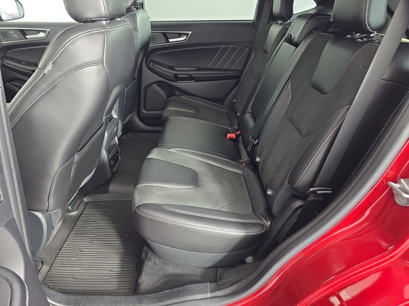 Ford Edge Vehicle Full-screen Gallery Image 33