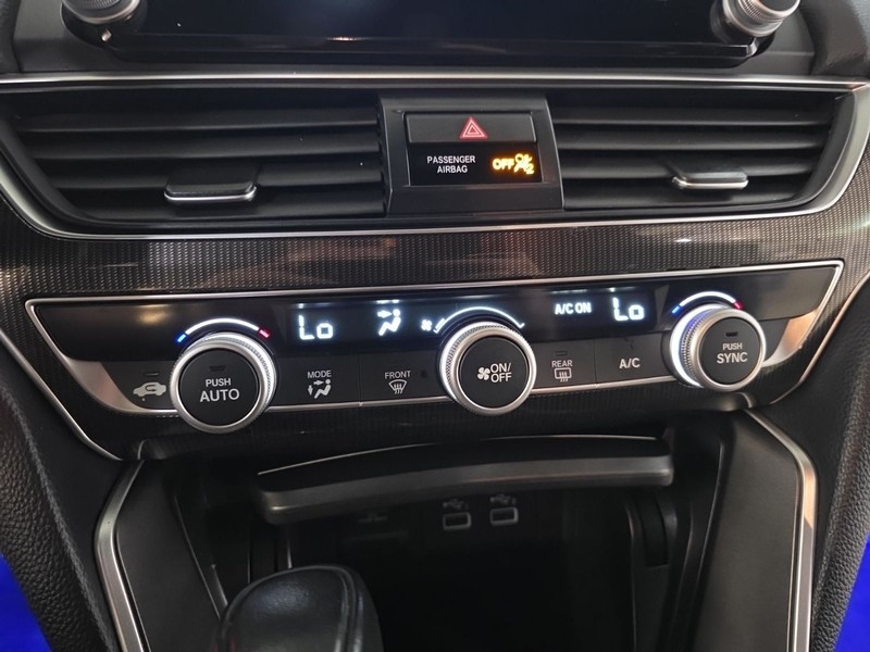 Honda Accord Sedan Vehicle Image 19