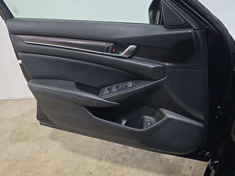 Honda Accord Sedan Vehicle Image 23