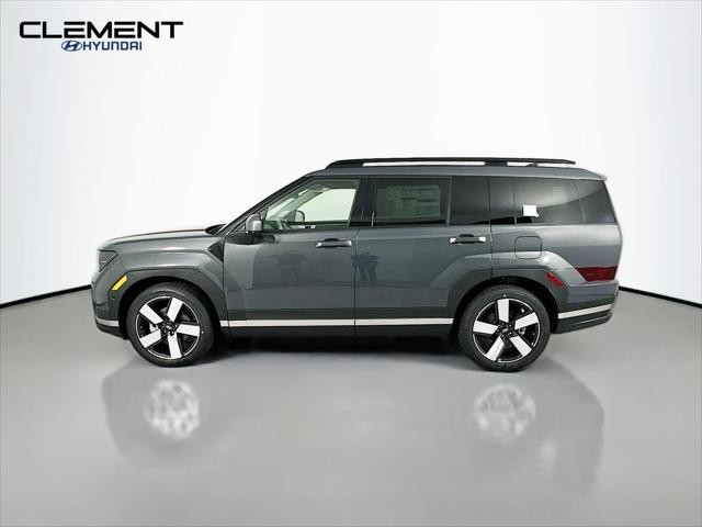 Hyundai Santa Fe Hybrid Vehicle Full-screen Gallery Image 4