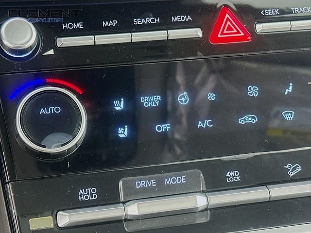 Hyundai Santa Fe Hybrid Vehicle Full-screen Gallery Image 20