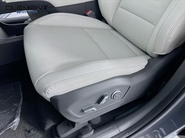 Hyundai Santa Fe Hybrid Vehicle Full-screen Gallery Image 26