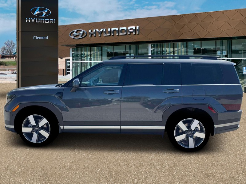 Hyundai Santa Fe Hybrid Vehicle Full-screen Gallery Image 3