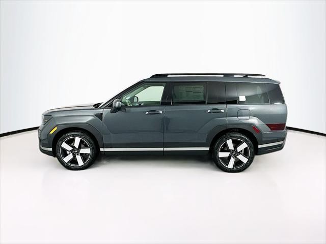 Hyundai Santa Fe Hybrid Vehicle Full-screen Gallery Image 4