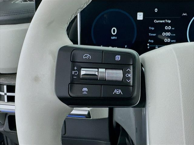 Hyundai Santa Fe Hybrid Vehicle Full-screen Gallery Image 14