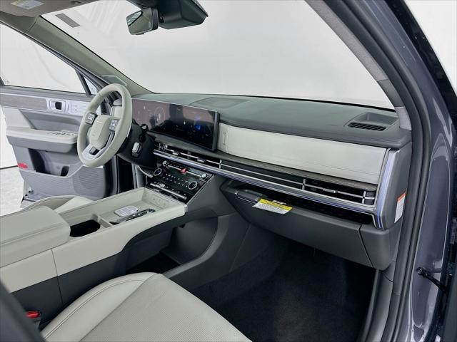 Hyundai Santa Fe Hybrid Vehicle Full-screen Gallery Image 31