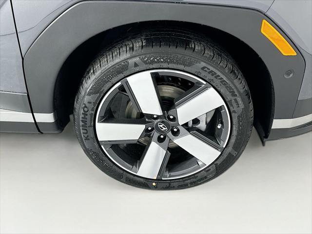 Hyundai Santa Fe Hybrid Vehicle Full-screen Gallery Image 33