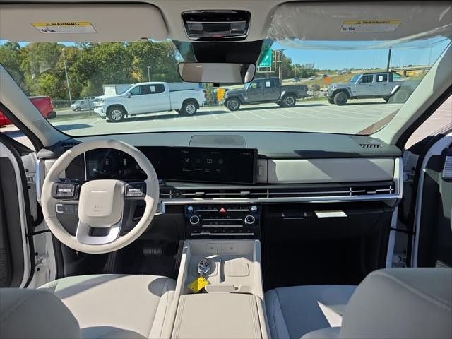 Hyundai Santa Fe Vehicle Full-screen Gallery Image 10