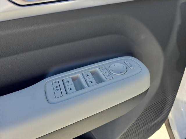 Hyundai Santa Fe Vehicle Full-screen Gallery Image 22