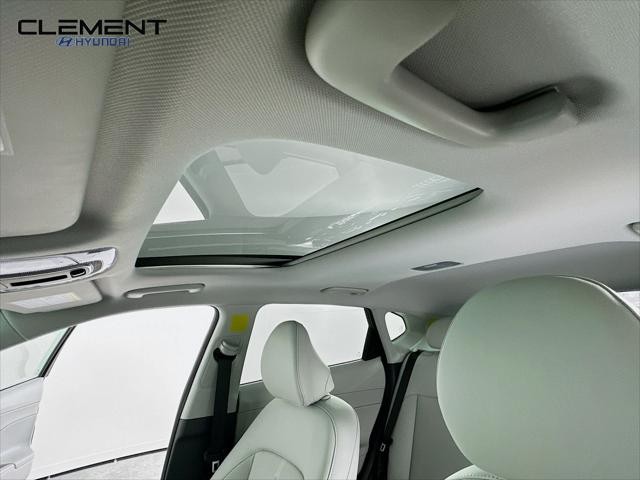 Hyundai Kona Vehicle Full-screen Gallery Image 22