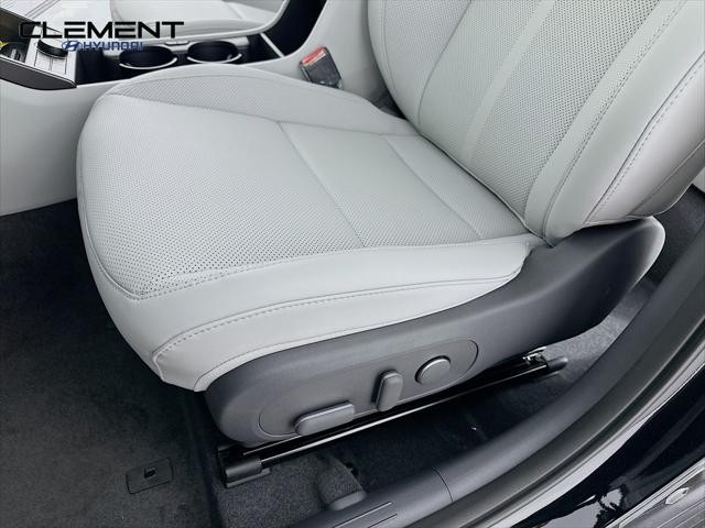 Hyundai Kona Vehicle Full-screen Gallery Image 26