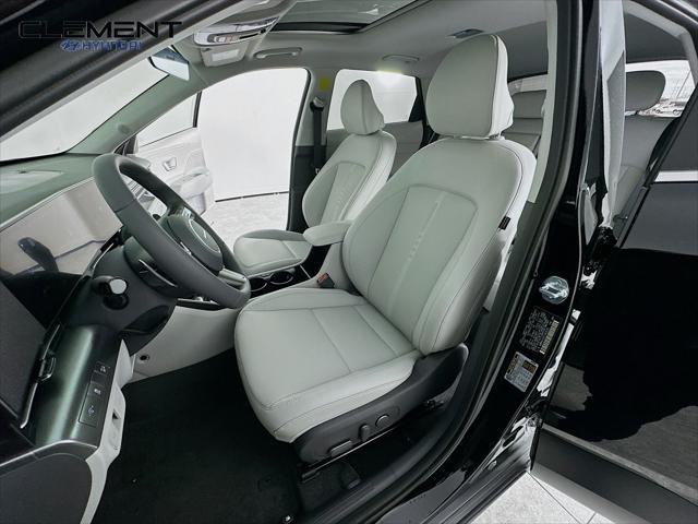 Hyundai Kona Vehicle Full-screen Gallery Image 27