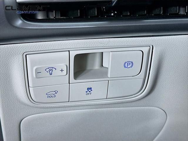 Hyundai Tucson Vehicle Full-screen Gallery Image 12