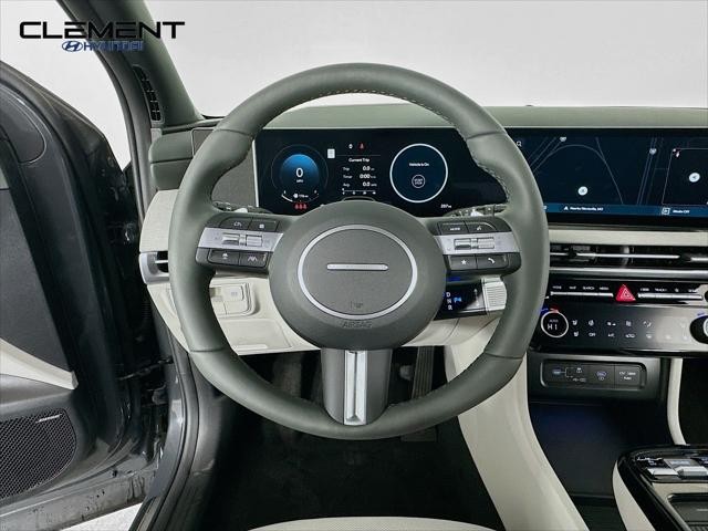 Hyundai Tucson Vehicle Full-screen Gallery Image 13