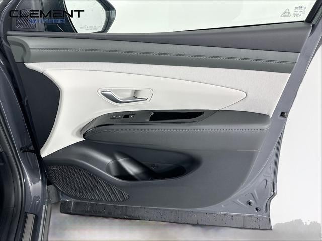Hyundai Tucson Vehicle Full-screen Gallery Image 32