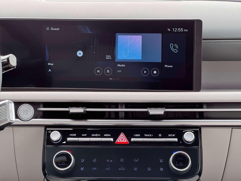 Hyundai Tucson Vehicle Full-screen Gallery Image 19