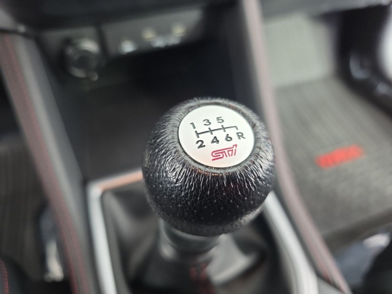 Subaru WRX Vehicle Full-screen Gallery Image 22