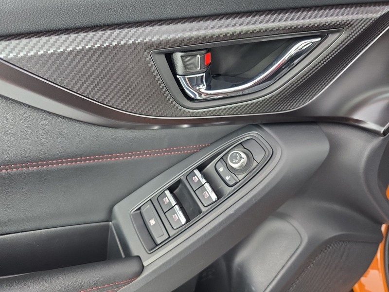 Subaru WRX Vehicle Full-screen Gallery Image 24