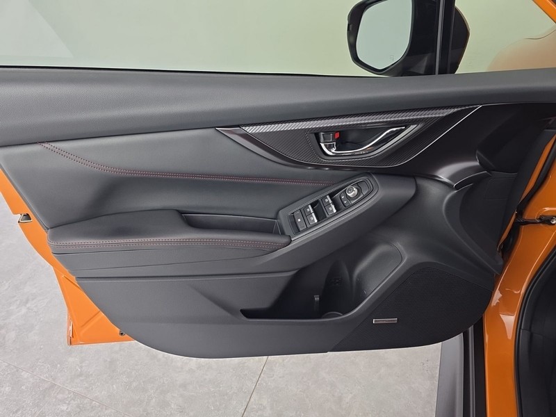 Subaru WRX Vehicle Full-screen Gallery Image 27