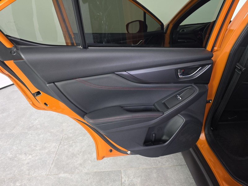 Subaru WRX Vehicle Full-screen Gallery Image 31