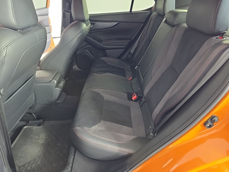 Subaru WRX Vehicle Full-screen Gallery Image 32