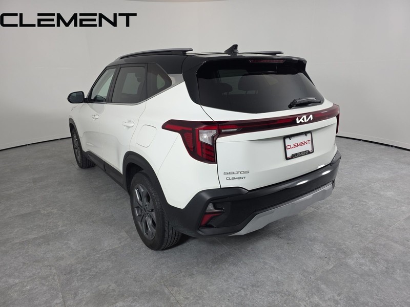 Kia Seltos Vehicle Full-screen Gallery Image 8