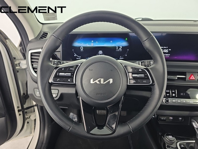 Kia Seltos Vehicle Full-screen Gallery Image 12