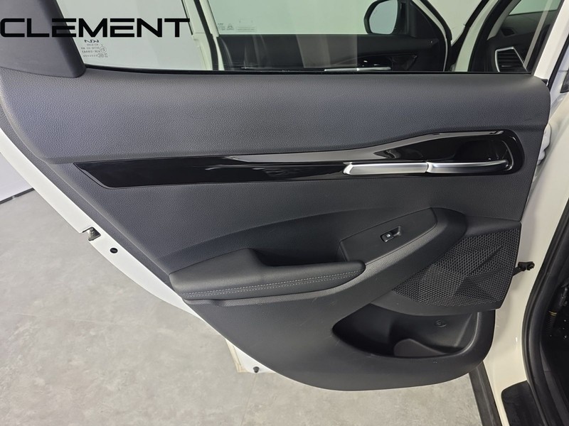 Kia Seltos Vehicle Full-screen Gallery Image 27