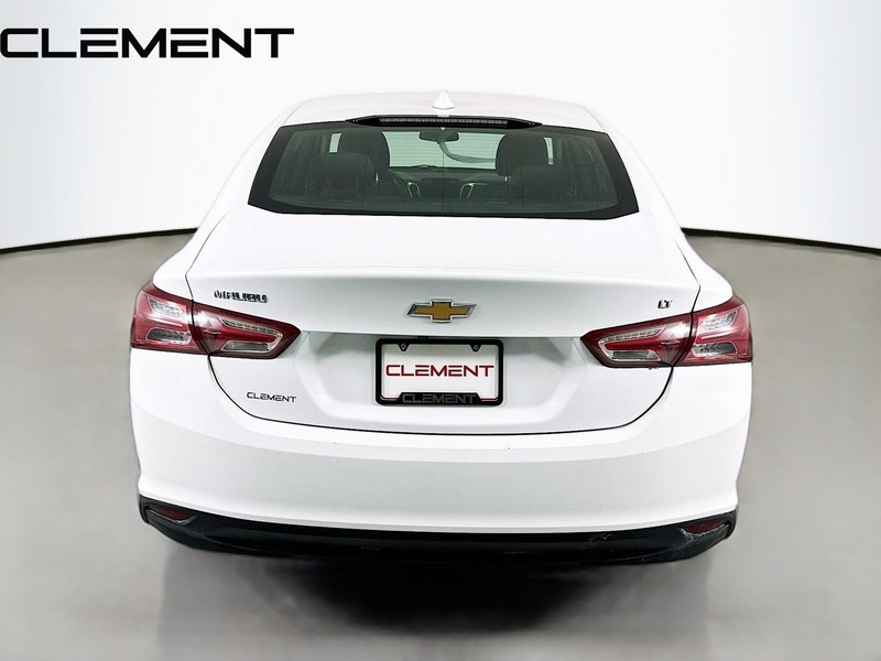 Chevrolet Malibu Vehicle Full-screen Gallery Image 7