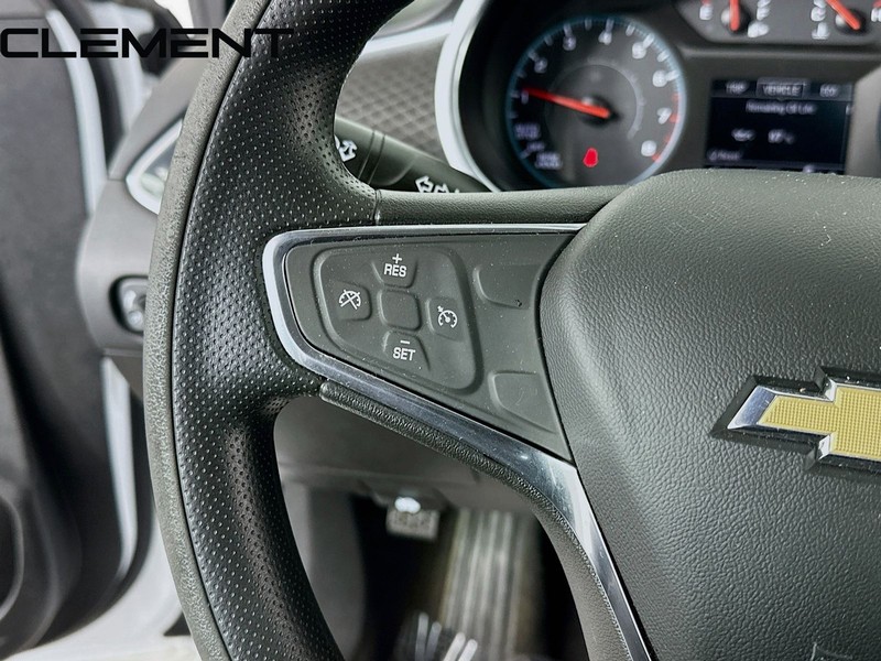 Chevrolet Malibu Vehicle Full-screen Gallery Image 14