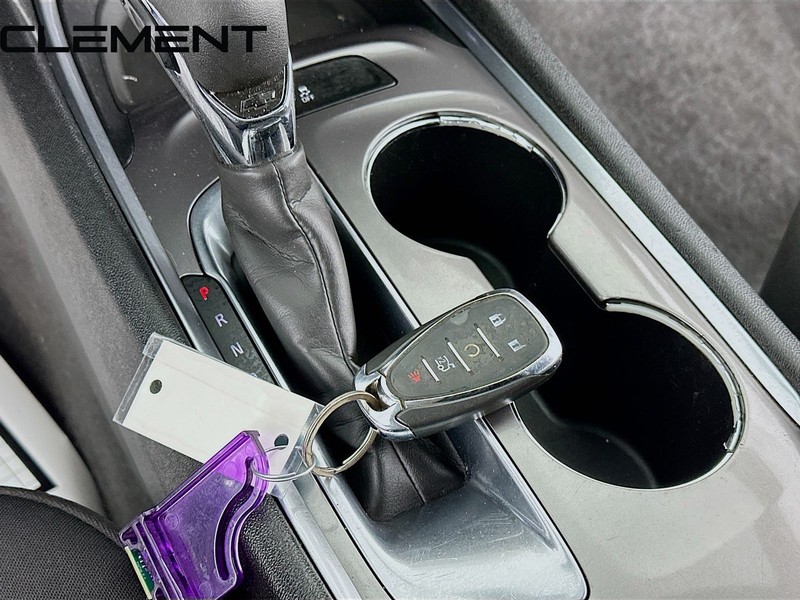 Chevrolet Malibu Vehicle Full-screen Gallery Image 23