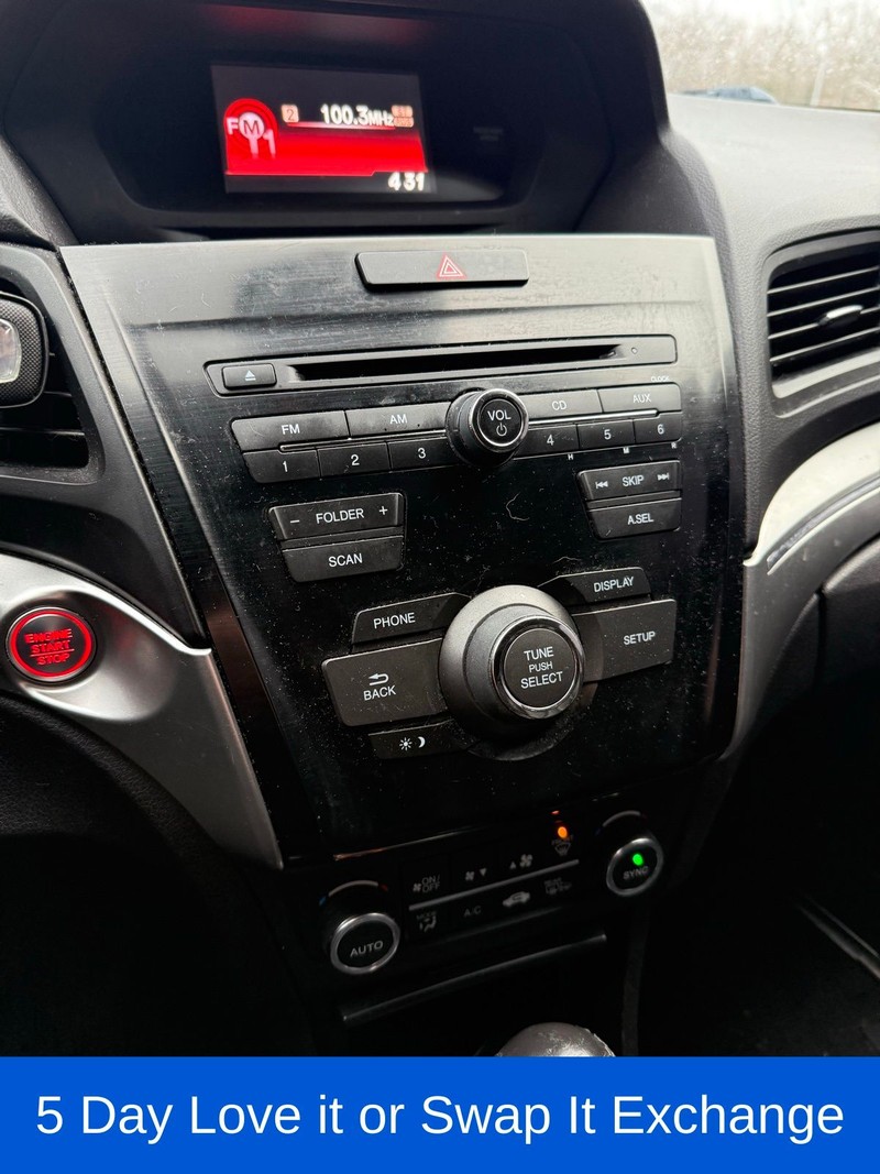 Acura ILX Vehicle Full-screen Gallery Image 03