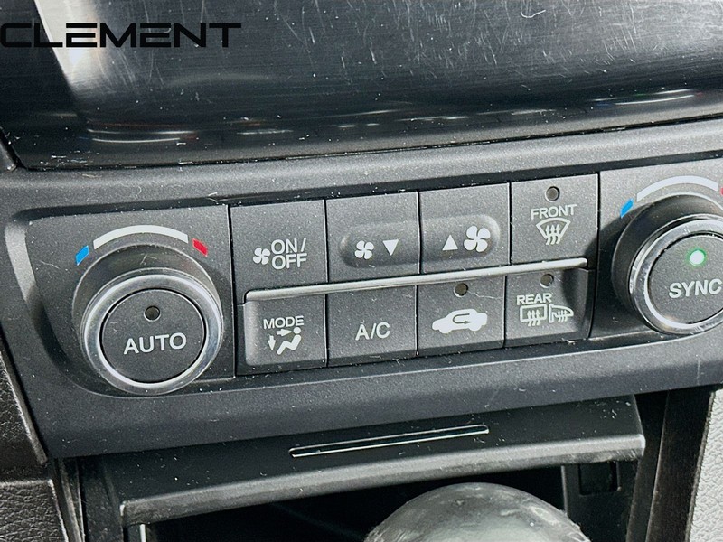 Acura ILX Vehicle Full-screen Gallery Image 22