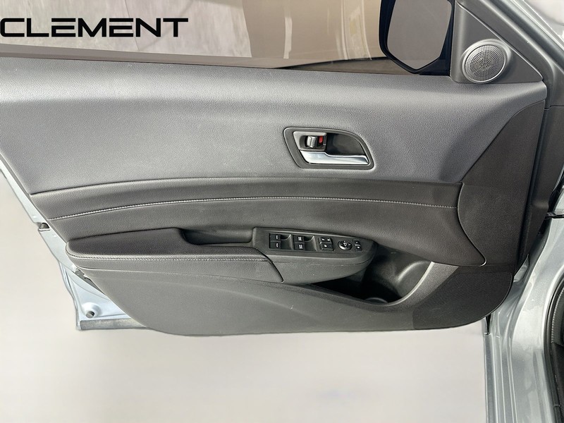 Acura ILX Vehicle Full-screen Gallery Image 27