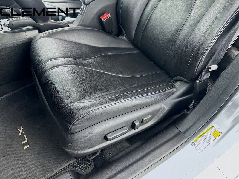 Acura ILX Vehicle Full-screen Gallery Image 28