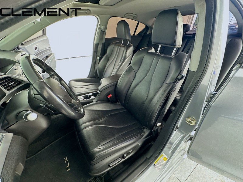 Acura ILX Vehicle Full-screen Gallery Image 29