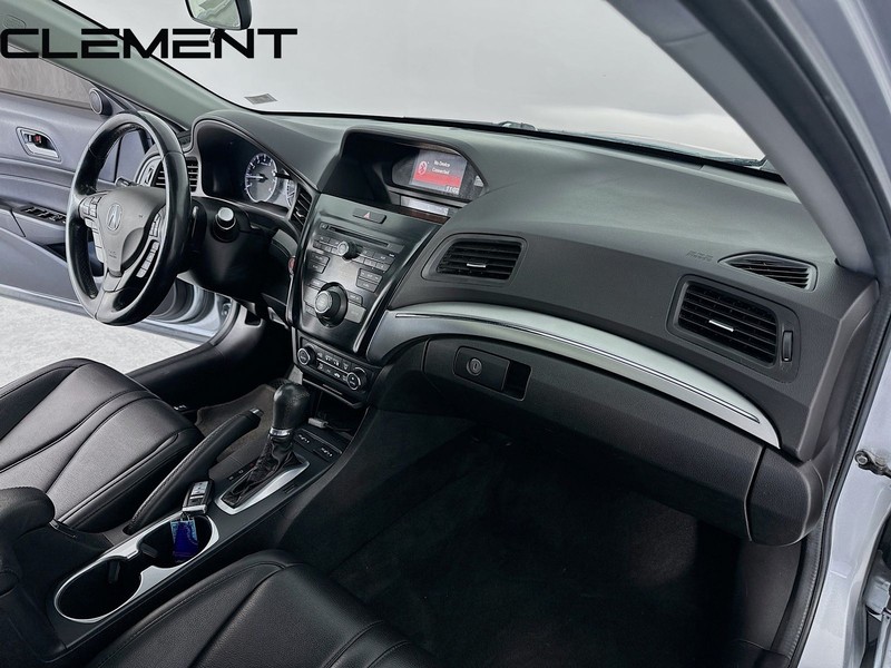 Acura ILX Vehicle Full-screen Gallery Image 34